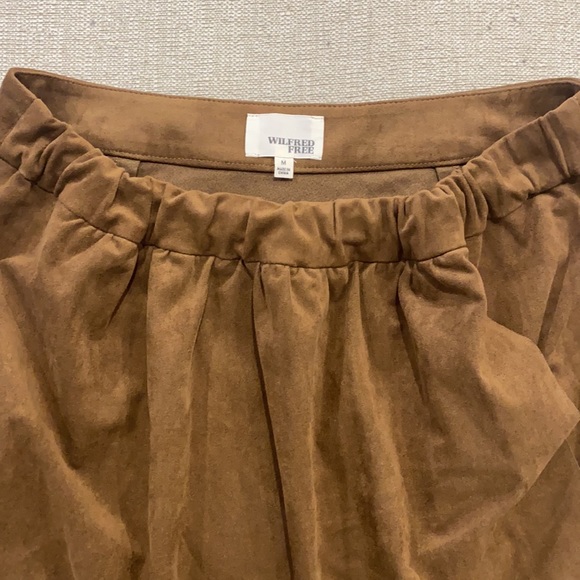Aritzia Wilfred Suede Skirt - Picture 2 of 2
